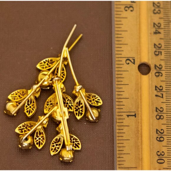 Vintage Amethyst Pink & Ruby Red Rhinestones Floral Gold Tone Leaves Brooch - U2 - Picture 2 of 2